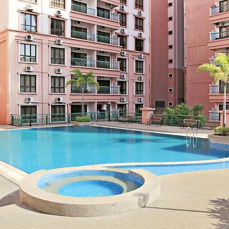 Homestay Marina Court Resort Кота-Кинабалу Экстерьер фото