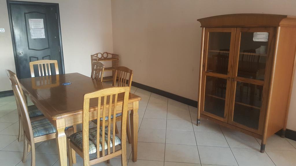 Homestay Marina Court Resort Кота-Кинабалу Экстерьер фото